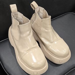 BELLA LILY HONG KONG Beige Platform Chelsea Boots